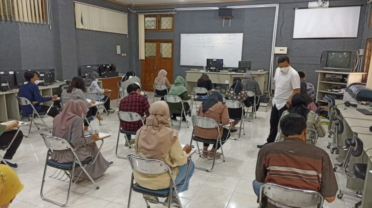 Sekolah Vokasi Universitas Sebelas Maret Laksanakan Standarisasi Internasional TOEIC untuk 1.797 mahasiswanya